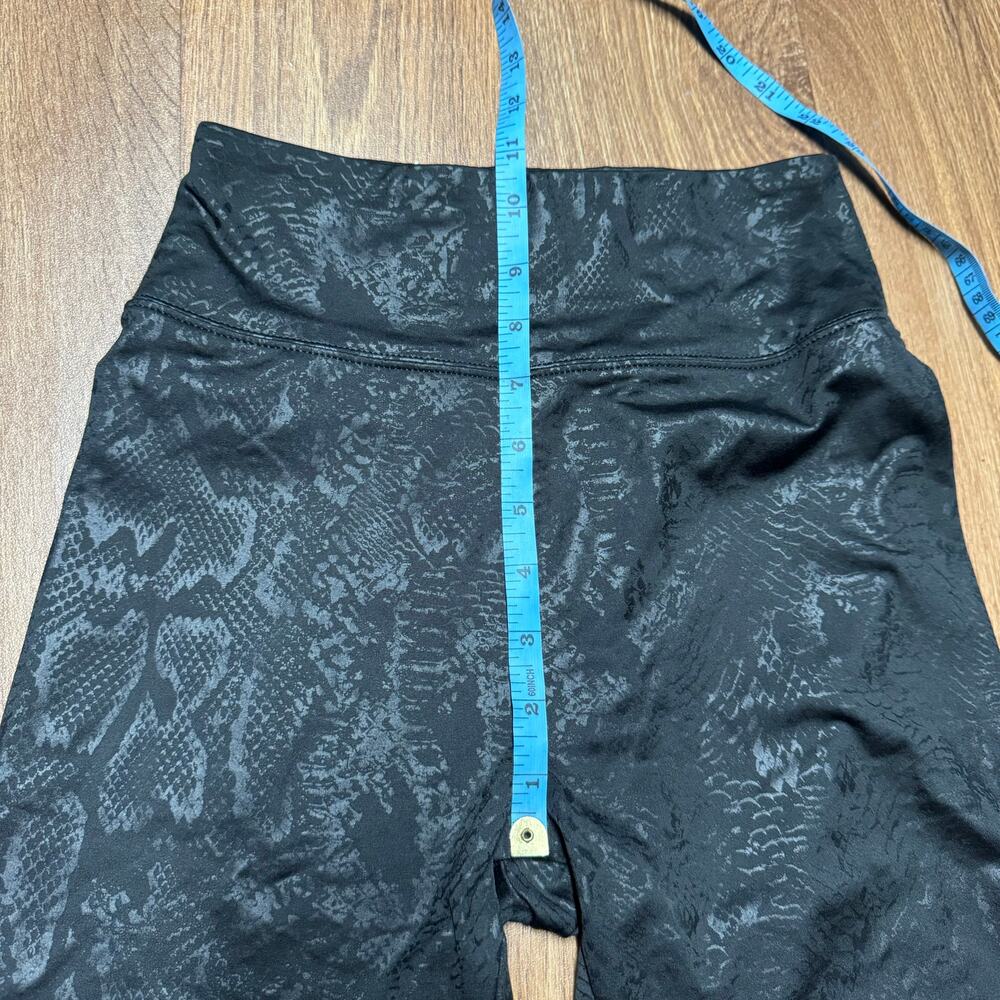 American Eagle Womens Solid Black Snack Print 7" Biker Shorts Yoga Size Small - Picture 7 of 8